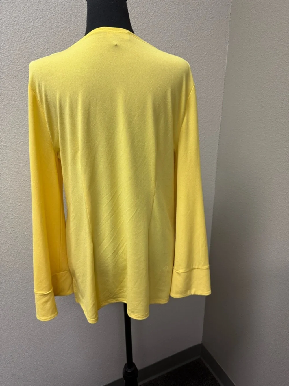 Melissa Paige Yellow Keyhole Blouse Ruffle Sleeve Stretch Top Large Size - Picture 6 of 11